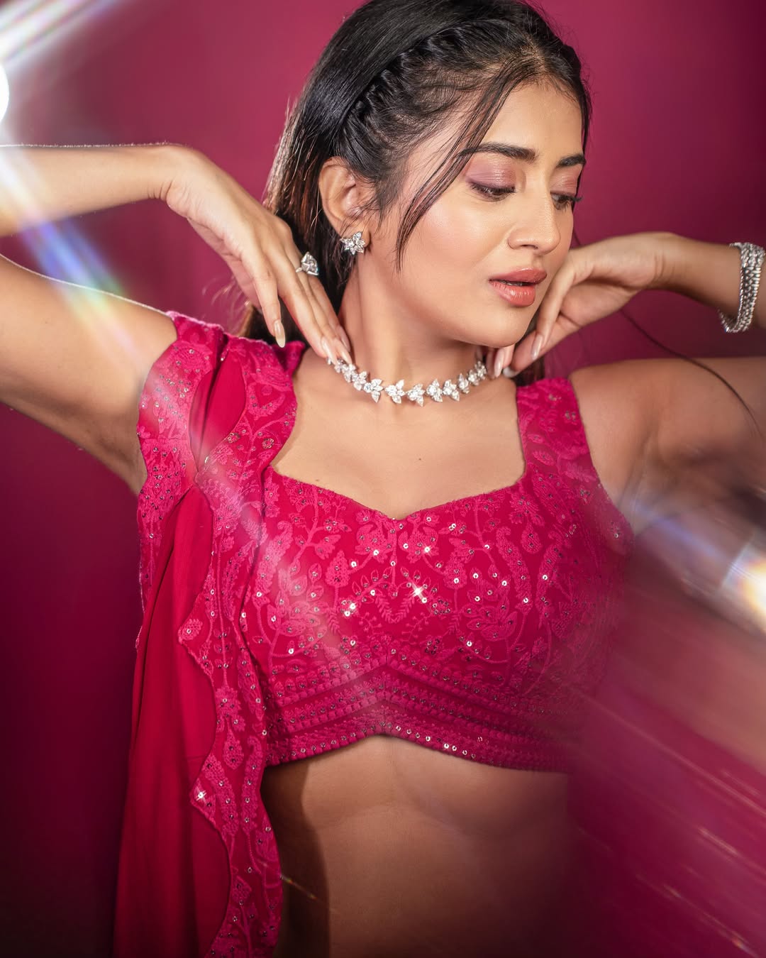 Raashi Singh Spices Up Instagram with Her Saree Look in Kitchen