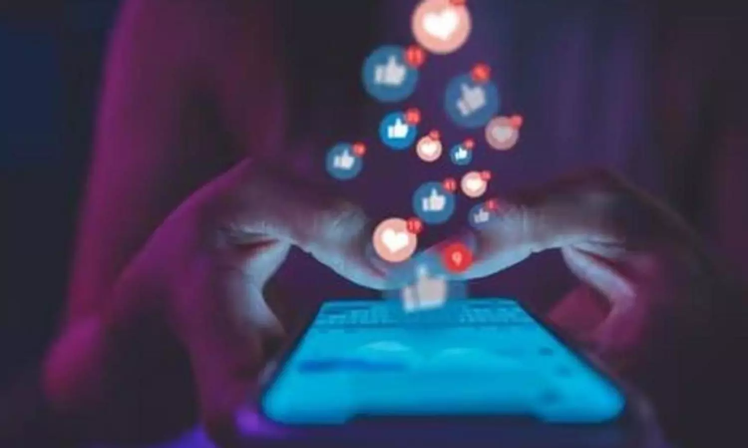 దేశద్రోహ సోషల్గాళ్లపై యాక్షన్ కు రంగం సిద్ధం!