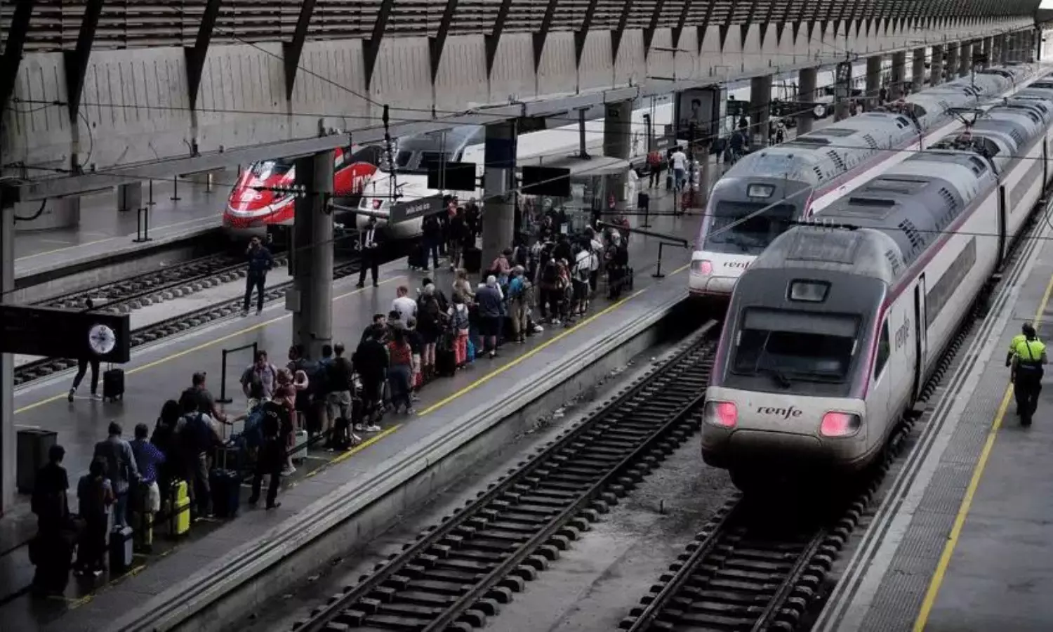 Copper Cable Heist Paralyzes Spain’s Rail System,