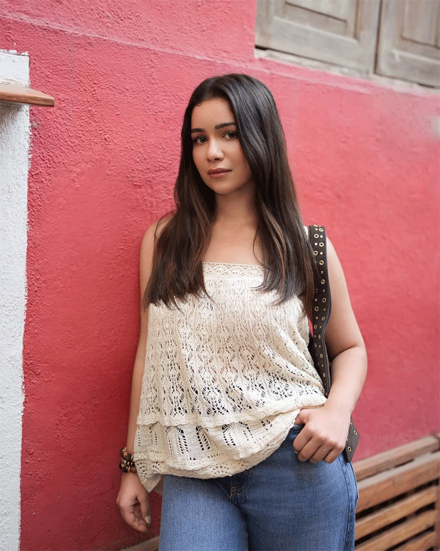 Sara Tendulkar’s Stylish Stroll is More Than Just a Zara Moment Sara Tendulkar’s Stylish Stroll is More Than Just a Zara Moment