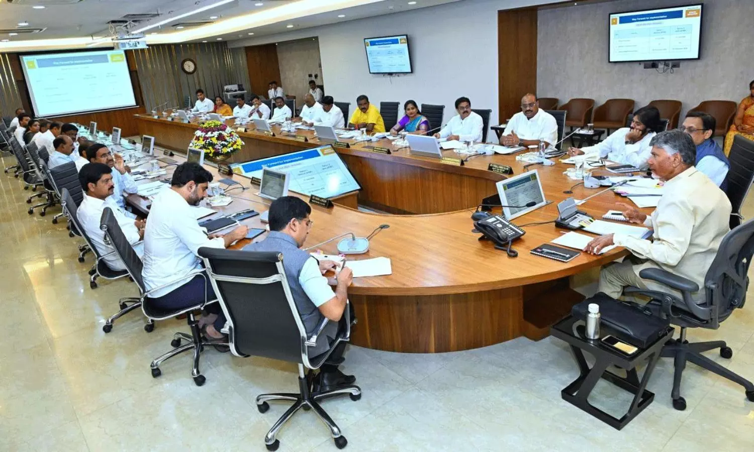 మంత్రులకు బాబు మార్క్ క్లాస్ ? మంత్రులకు బాబు మార్క్ క్లాస్ ?