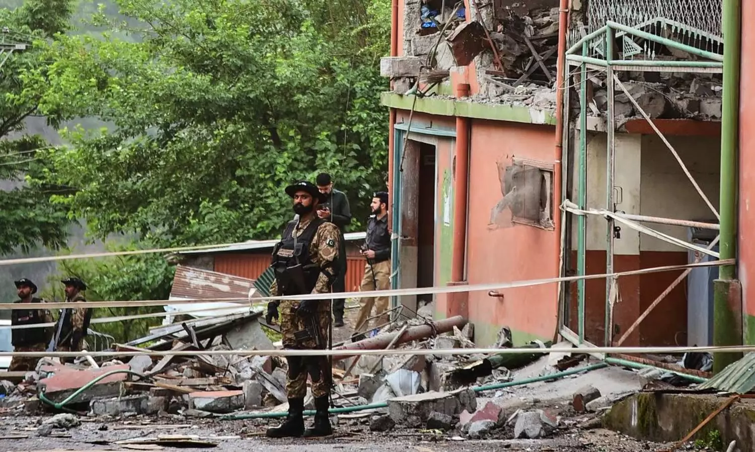 అక్కడంతా శ్మశాన వైరాగ్యం..పుట్టి బుద్దెరిగి...! అక్కడంతా శ్మశాన వైరాగ్యం..పుట్టి బుద్దెరిగి...!