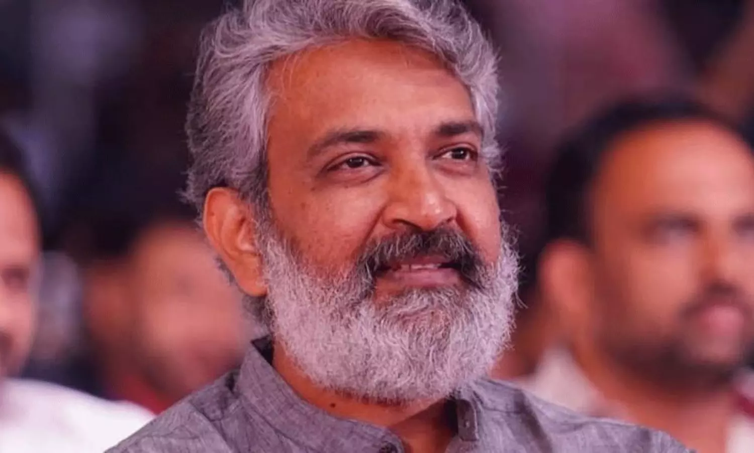 రాజ‌మౌళి బాలీవుడ్ హీరోల‌కు ఛాన్స్ ఇవ్వ‌డా?