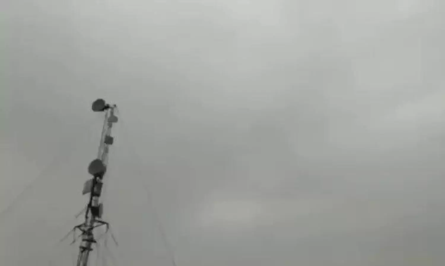 US Issues Emergency Alert in Lahore as India-Pakistan Tensions Surge