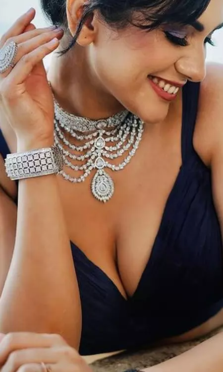 Akanksha Chamola slaying hearts, one look at a time