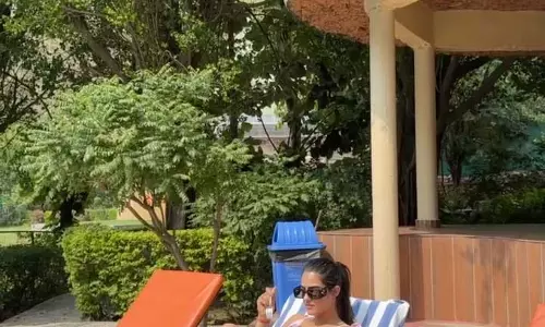 Kavya Thapar slays summer madness