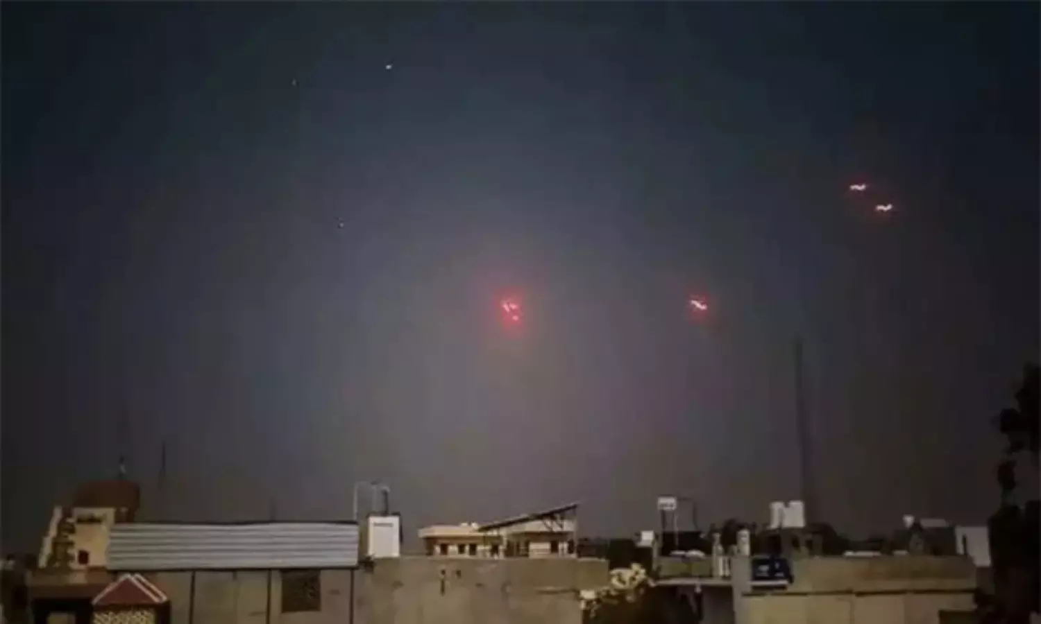 పగటి దాడులు చేయకుండా రాత్రిళ్లే చేస్తున్న పాక్