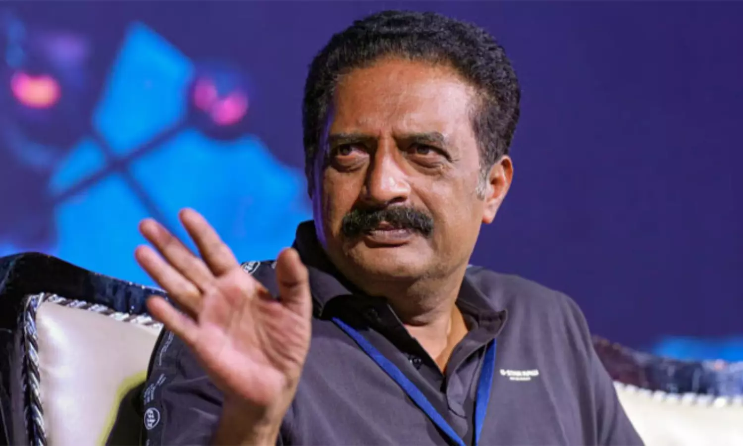 బీజేపీ డర్టీ పాలిటిక్స్ చేస్తోంది.. ప్రకాశ్ రాజ్ సంచలన ఆరోపణలు!