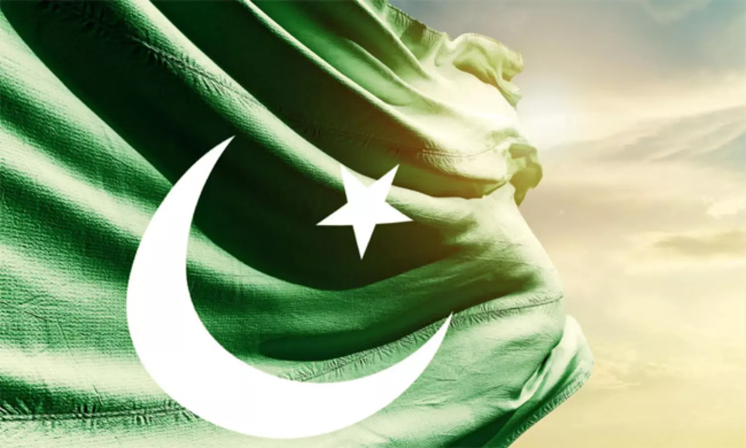 ఫుల్  కిక్  లో  పాక్... స్నేహితులతో సంభాషణలు!