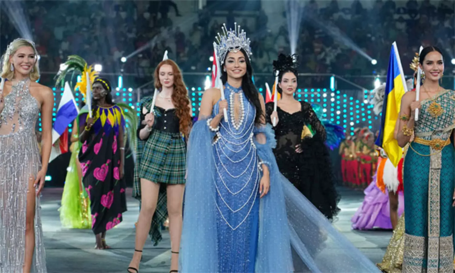 మిస్ వరల్డ్: వేదికపైకి తొలుత మిస్ అర్జెంటీనా.. చివరన? మిస్ వరల్డ్: వేదికపైకి తొలుత మిస్ అర్జెంటీనా.. చివరన?