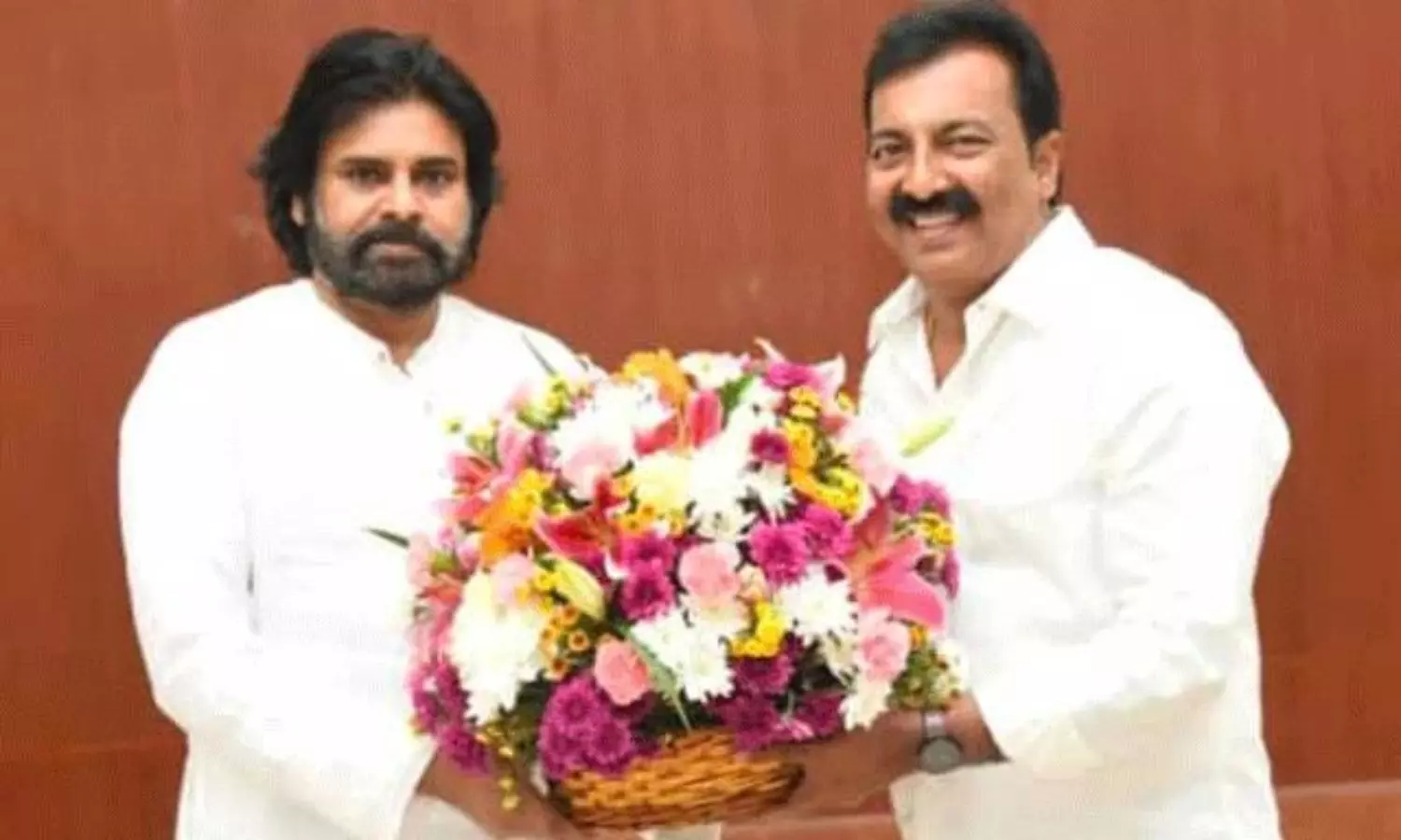 సిసలైన జనసైనికునికి పవన్ బహుమానం !