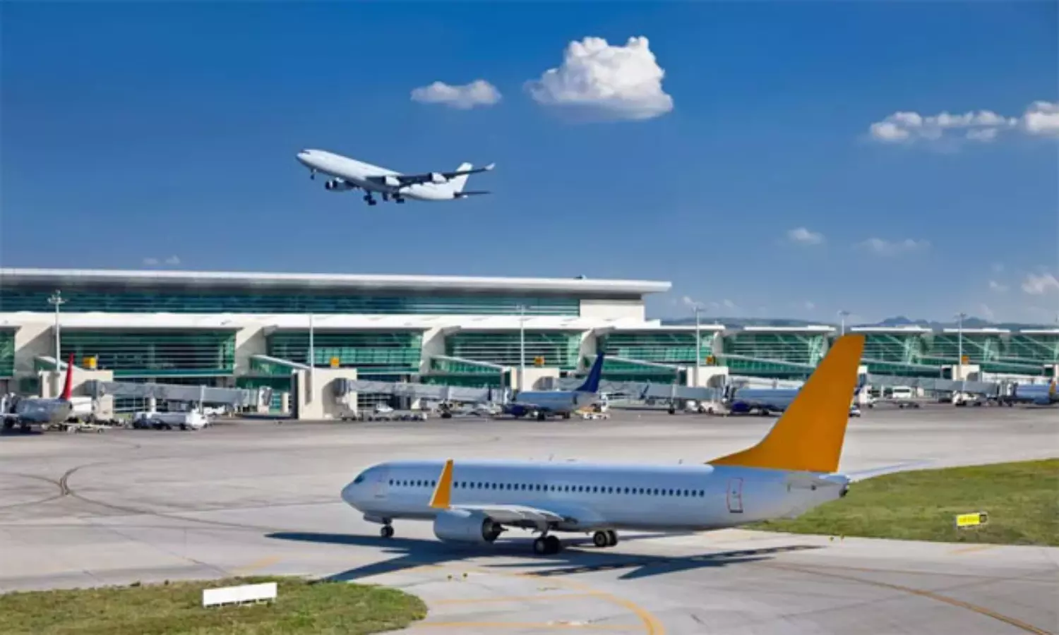 భారత్ లో విమానాలకు విముక్తి.. తేదీ మారింది! భారత్ లో విమానాలకు విముక్తి.. తేదీ మారింది!