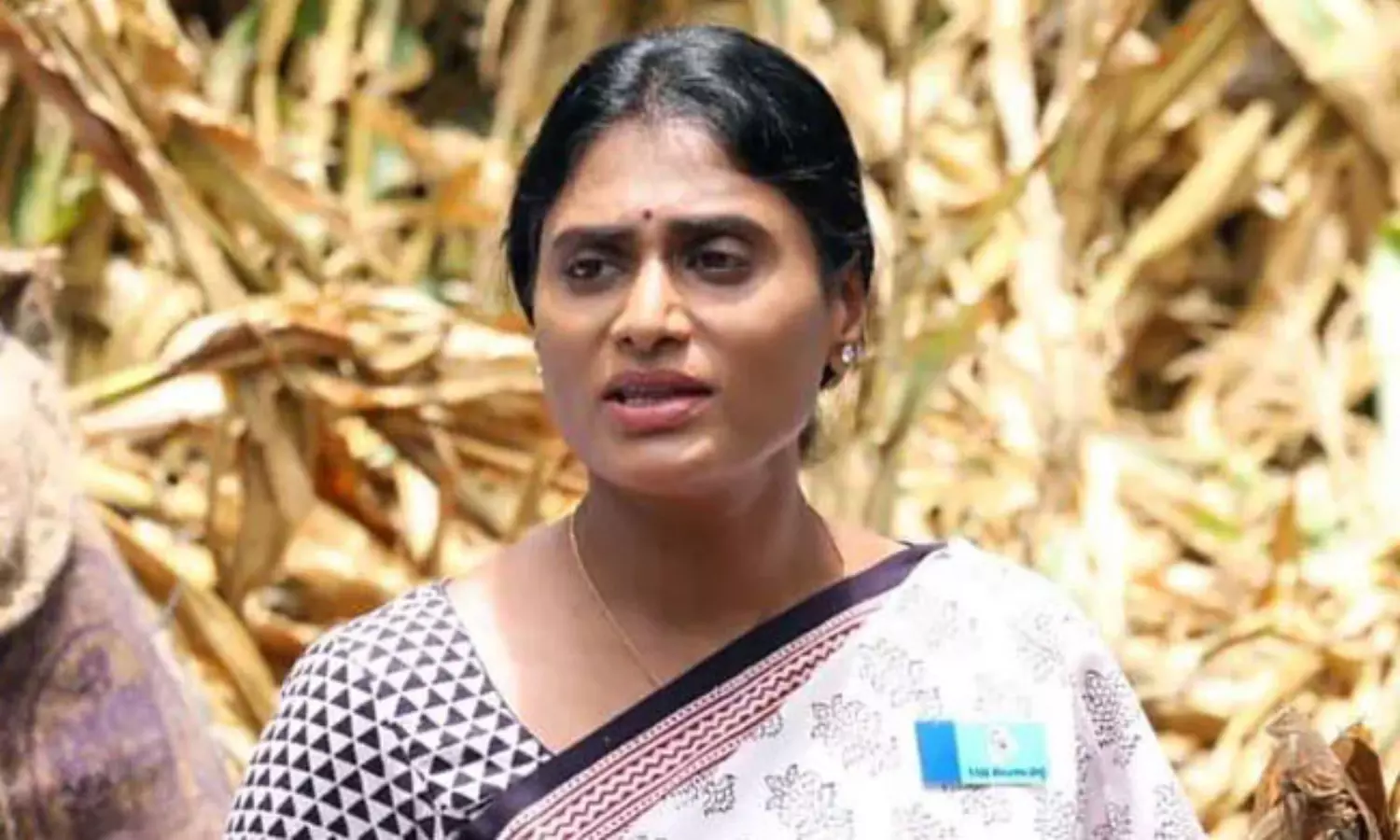 మ‌హిళ‌ల క‌న్నీరు తుడుస్తాన‌న్న ష‌ర్మిల అడ్ర‌స్ ఎక్క‌డ‌...!