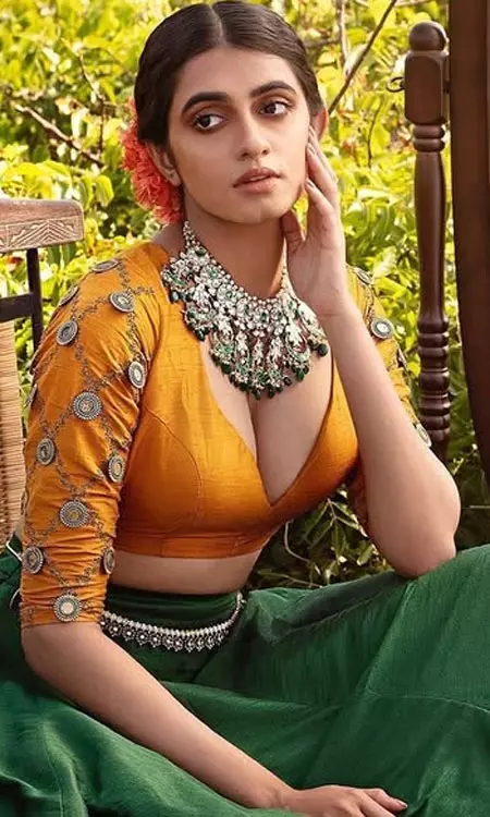 Manasa Choudhary�s Adorable Instagram Pics Are a Fashion Inspiration