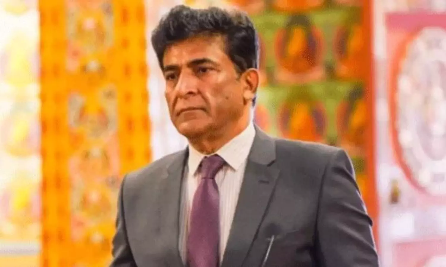 అమ్మాయితో అసభ్య వీడియోలు.. అందుకే పాకిస్తాన్ దౌత్యవేత్త ఎస్కేప్ అమ్మాయితో అసభ్య వీడియోలు.. అందుకే పాకిస్తాన్ దౌత్యవేత్త ఎస్కేప్