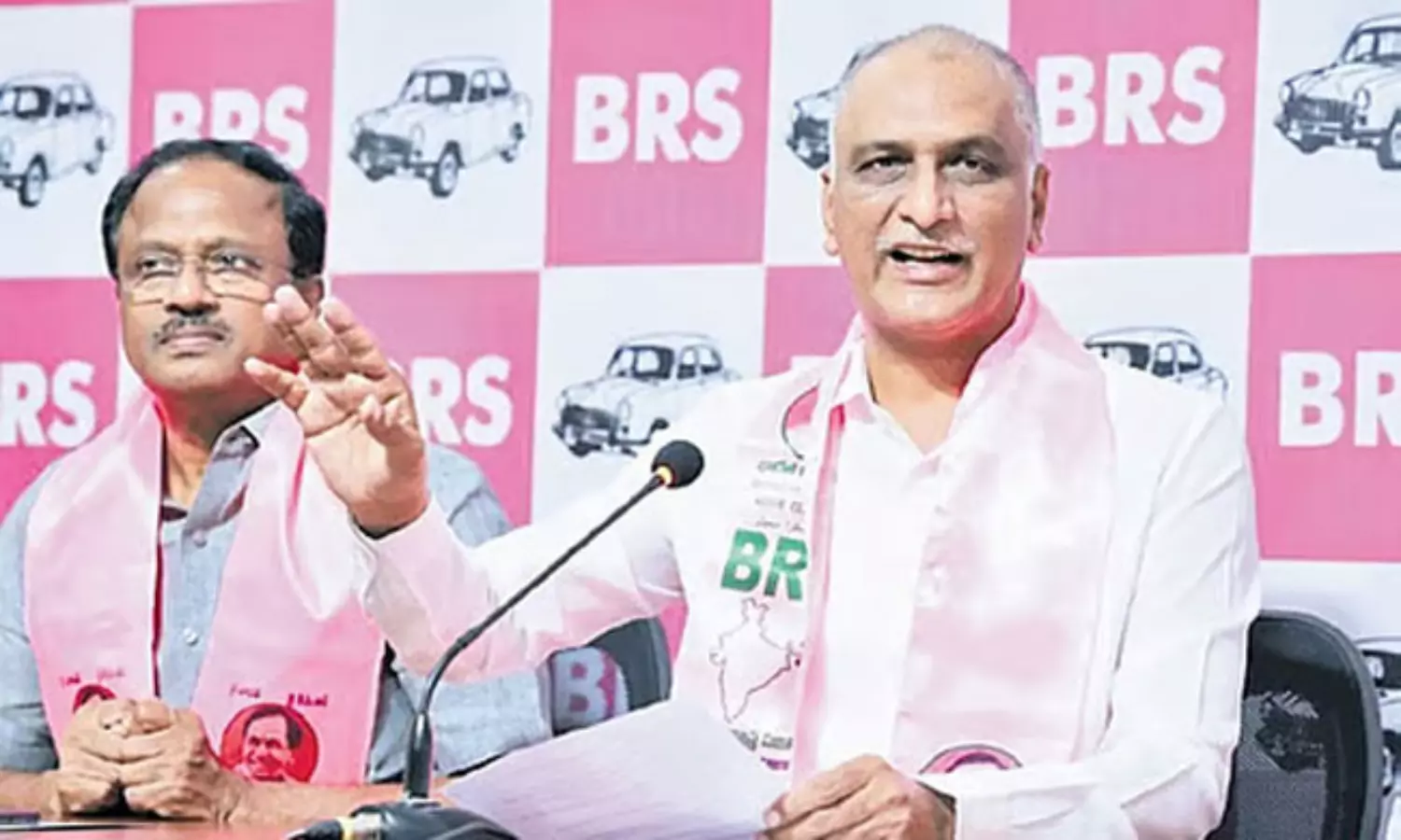 గులాబీ బాస్ గా కేటీఆర్...తేల్చేసిన హరీష్