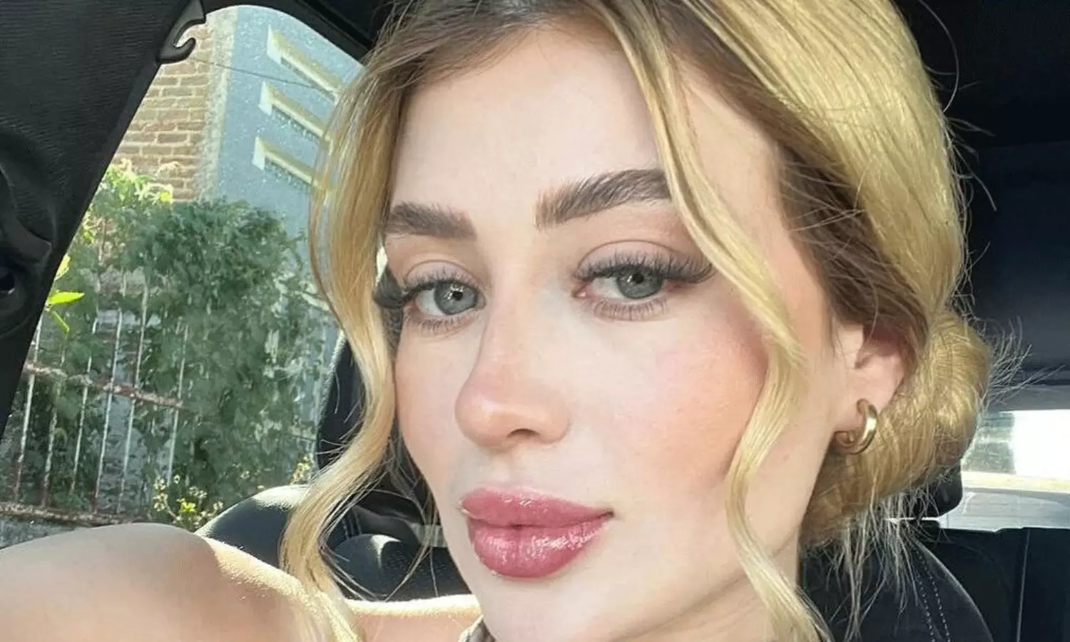 లైవ్‌లోనే దారుణం.. టిక్‌టాక్ స్టార్‌ను కాల్చి చంపిన ఆగంతకుడు