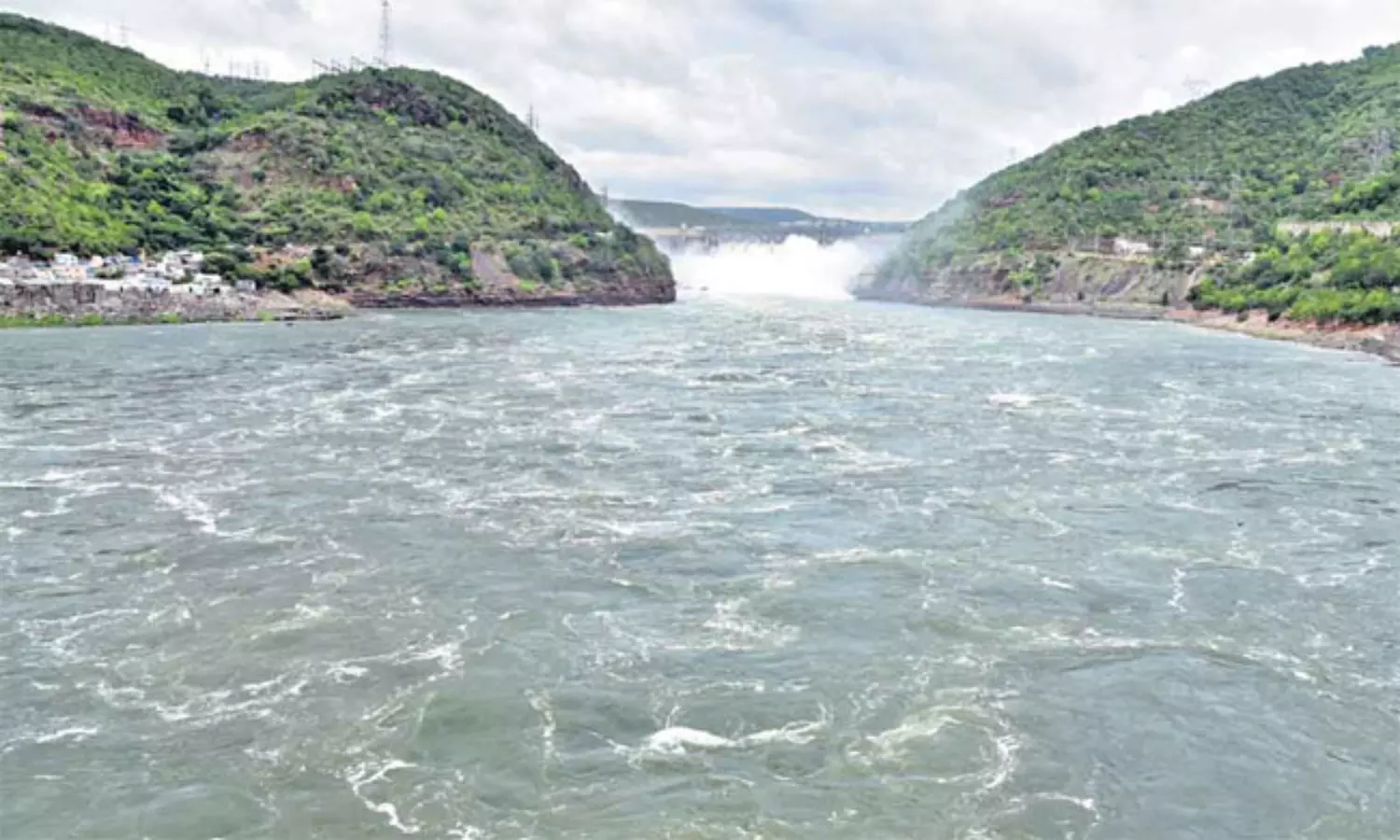 తెలుగు రాష్ట్రాల తెరచాటు జల యుద్ధం.. బాబే కదలాలి! తెలుగు రాష్ట్రాల తెరచాటు జల యుద్ధం.. బాబే కదలాలి!