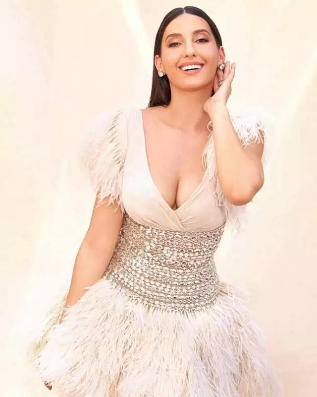 Nora Glowing in White, Shining in Style