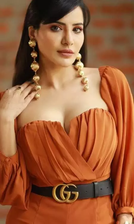 Ashu Reddy�s Ultra Modern Fashion: Beautiful and Always in Style!