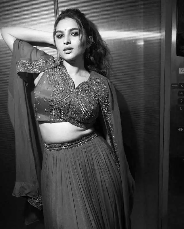 Kayadu Lohar’s New Pic Shows She’s ‘Committed to Carbs’ Kayadu Lohar’s New Pic Shows She’s ‘Committed to Carbs’