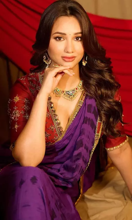 Akanksha Sharma Nails Saree Look for Kesari Veer Promotions