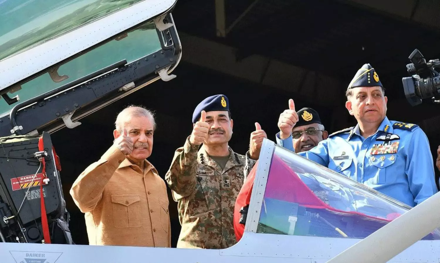 చింత చచ్చినా పులుపు చావని పాక్..శాంతి మంత్రాన్ని జపిస్తూ.. కశ్మీర్ అంటూ పాక్ ప్రధాని కొత్త రాగం