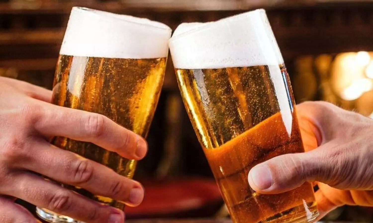 రూ.200 బీర్ ఇక రూ.50కే.. ఇండియాలో పడిపోనున్న బీర్ల ధరలు? నిజమెంత? రూ.200 బీర్ ఇక రూ.50కే.. ఇండియాలో పడిపోనున్న బీర్ల ధరలు? నిజమెంత?