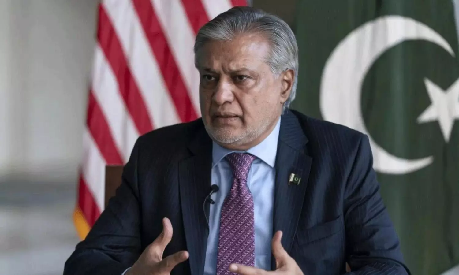 పాక్  ఉప ప్రధాని నవ్వులపాలు... కన్ఫాం చేసుకోకుండా కమిట్  అయితే అంతే!