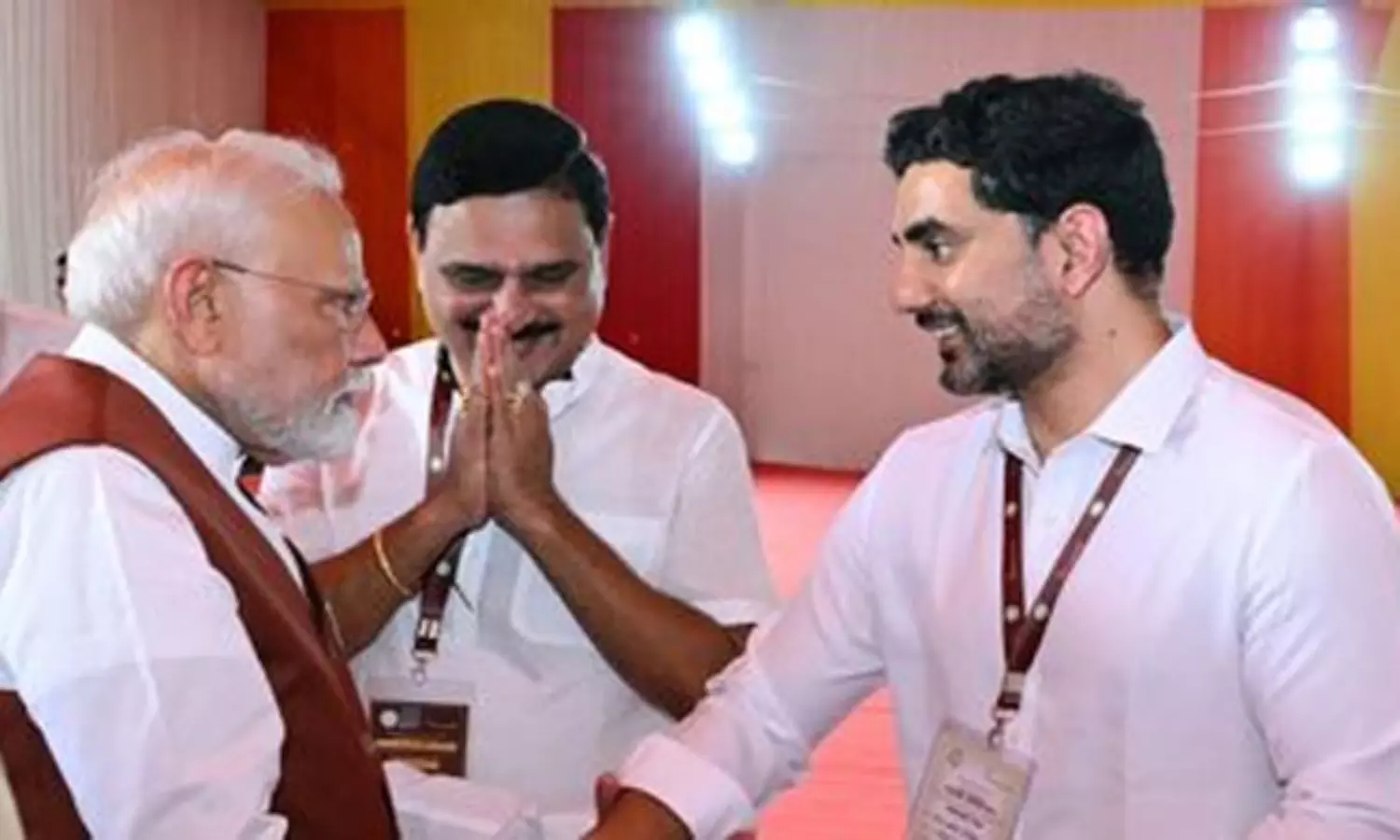లోకేష్ ని పిలిపించుకున్న మోడీ ! లోకేష్ ని పిలిపించుకున్న మోడీ !