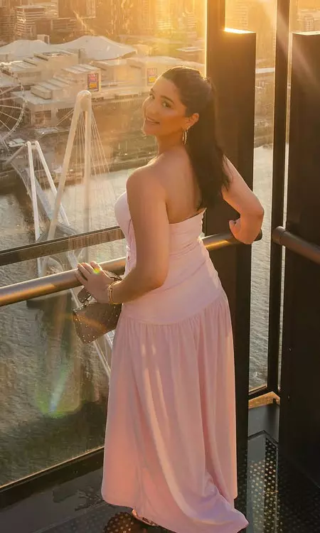 Sara Tendulkar Captures the Magic of Brisbane in Sunset Post