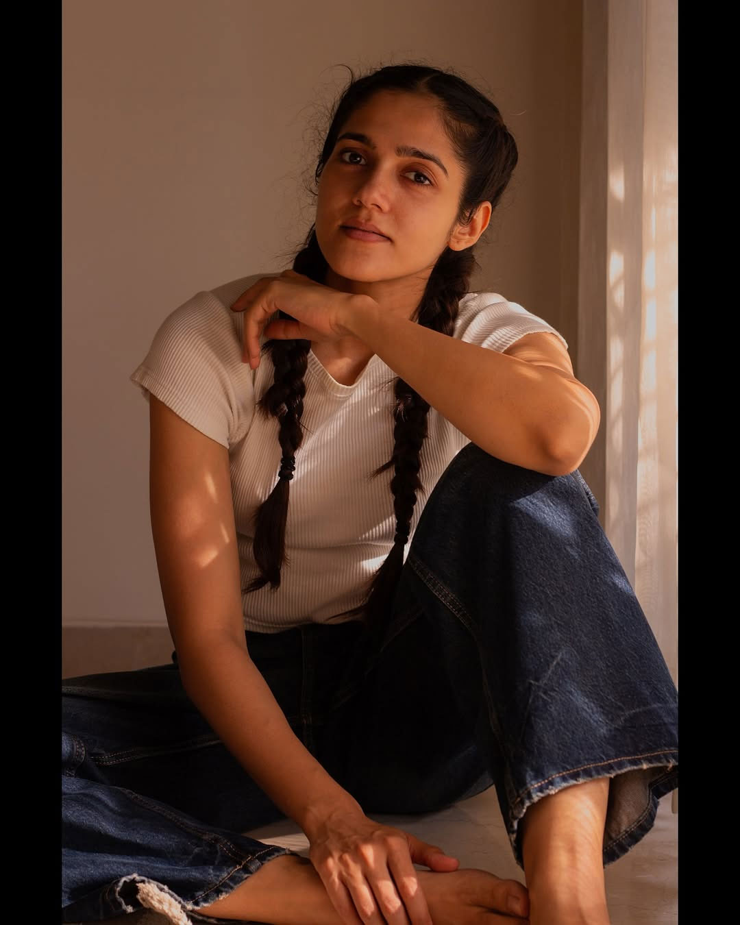 ENE Girl Simran Choudhary Is Under Utilised | ENE Girl Simran Choudhary ...