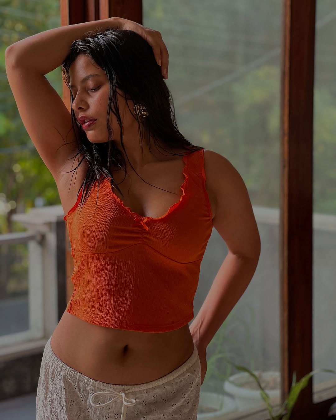 Shalini Chauhan Comes Out of Comfort Zone Shalini Chauhan Comes Out of Comfort Zone