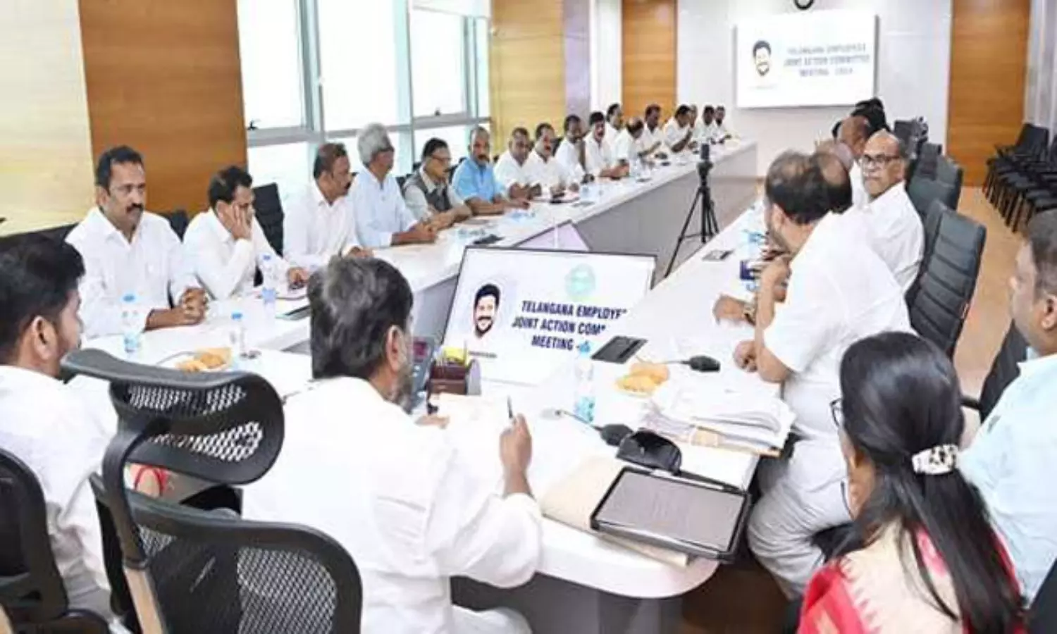 రేవంత్ కేబినెట్ లో ఎవరు ఇన్...ఎవరు అవుట్ ?