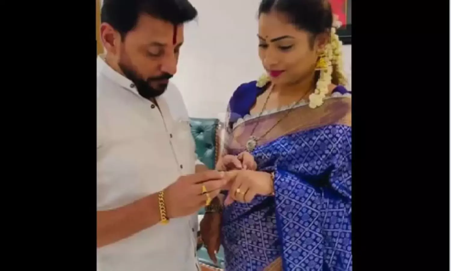 ముచ్చట్లు తీర్చుకుంటున్న దువ్వాడ !