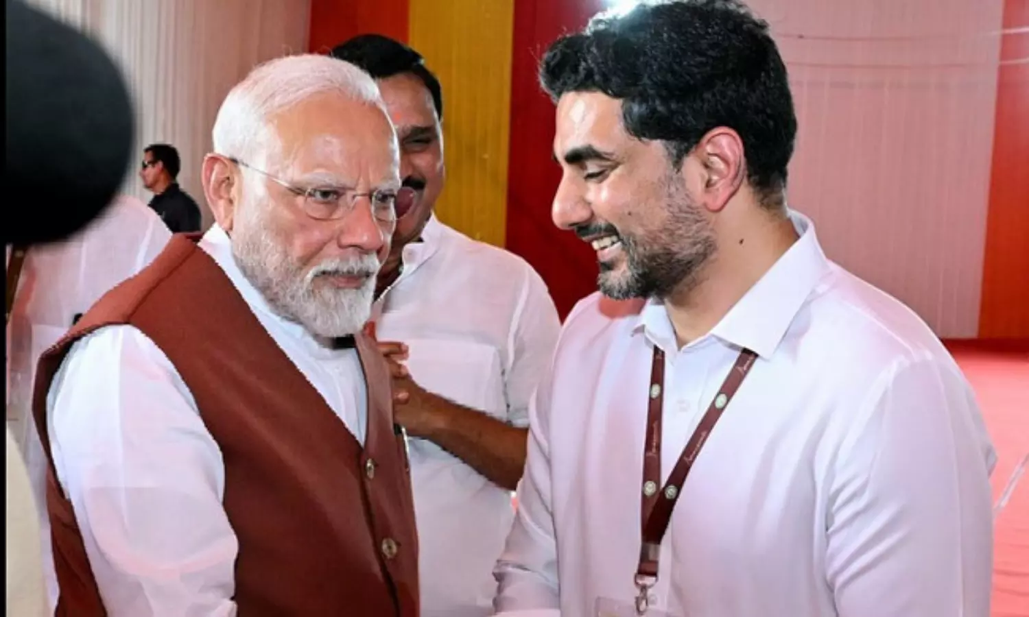 దేవాన్ష్ ని ముద్దు చేసిన మోడీ