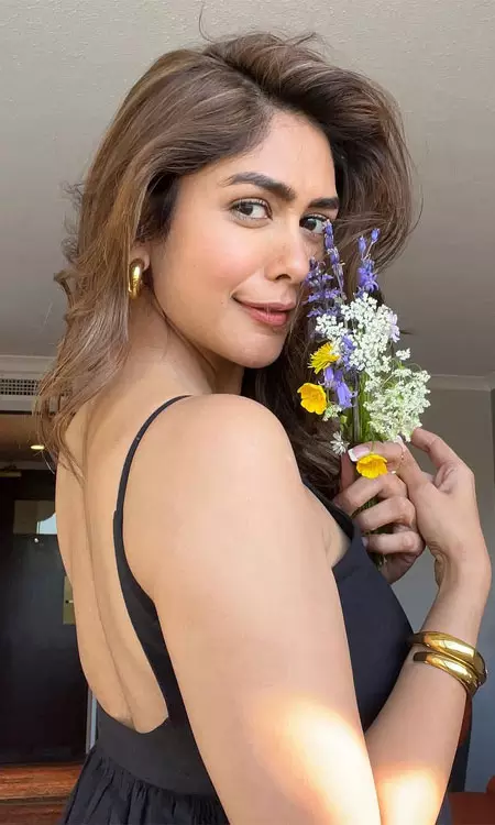 Mrunal Thakur Looks Elegant in Black Dress