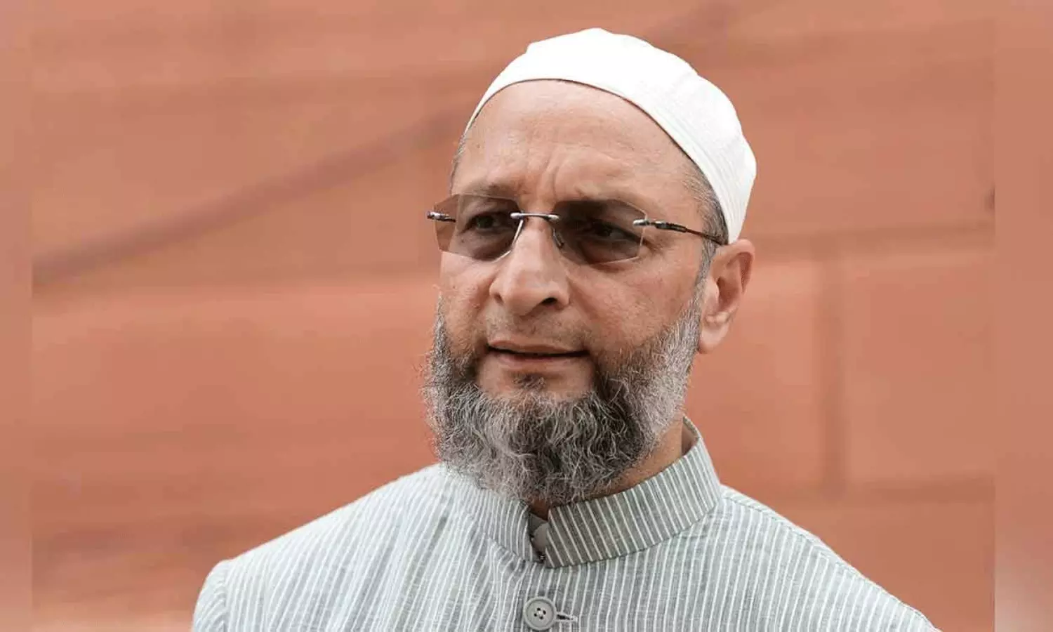 ఒవైసీపై పాక్ లో ట్రోల్స్... ‘బావమరిది’ అంటూ స్పందించిన ఎంపీ! ఒవైసీపై పాక్ లో ట్రోల్స్... ‘బావమరిది’ అంటూ స్పందించిన ఎంపీ!