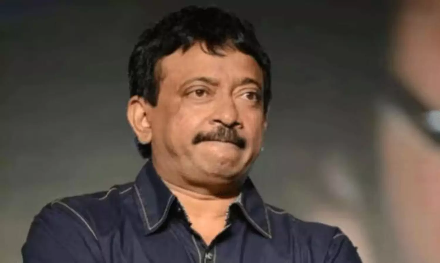 హాలీవుడ్ ఇంటెలిజెన్స్ vs టాలీవుడ్ డంబ్నెస్: RGV సెటైరికల్ కామెంట్స్! హాలీవుడ్ ఇంటెలిజెన్స్ vs టాలీవుడ్ డంబ్నెస్: RGV సెటైరికల్ కామెంట్స్!