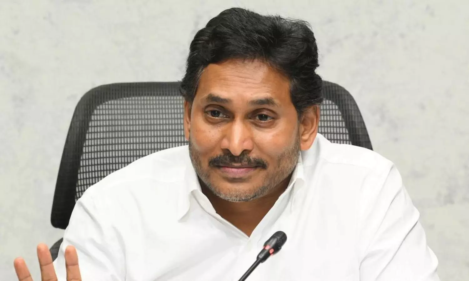 జగన్ తప్పులను విప్పి చెబుతున్న సీనియర్లు!
