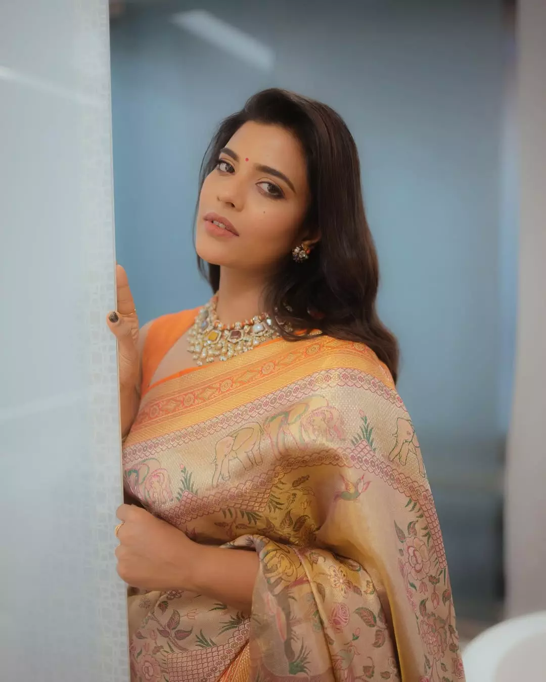 Aishwarya Rajesh Looks Simply Suberb in Saree