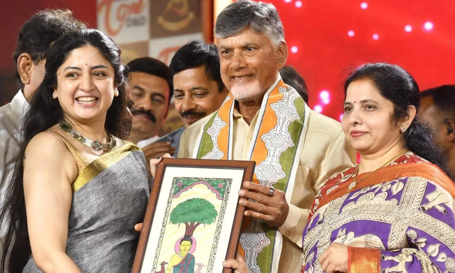 Poonam Kaur Meets CM Chandrababu Naidu Poonam Kaur Meets CM Chandrababu Naidu