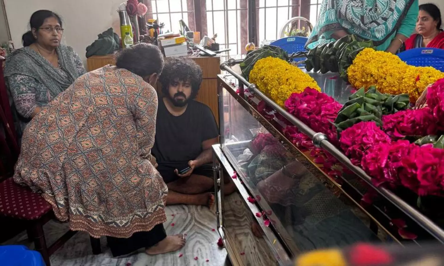 మాస్ట‌ర్ భ‌ర‌త్ ఇంట తీవ్ర విషాదం