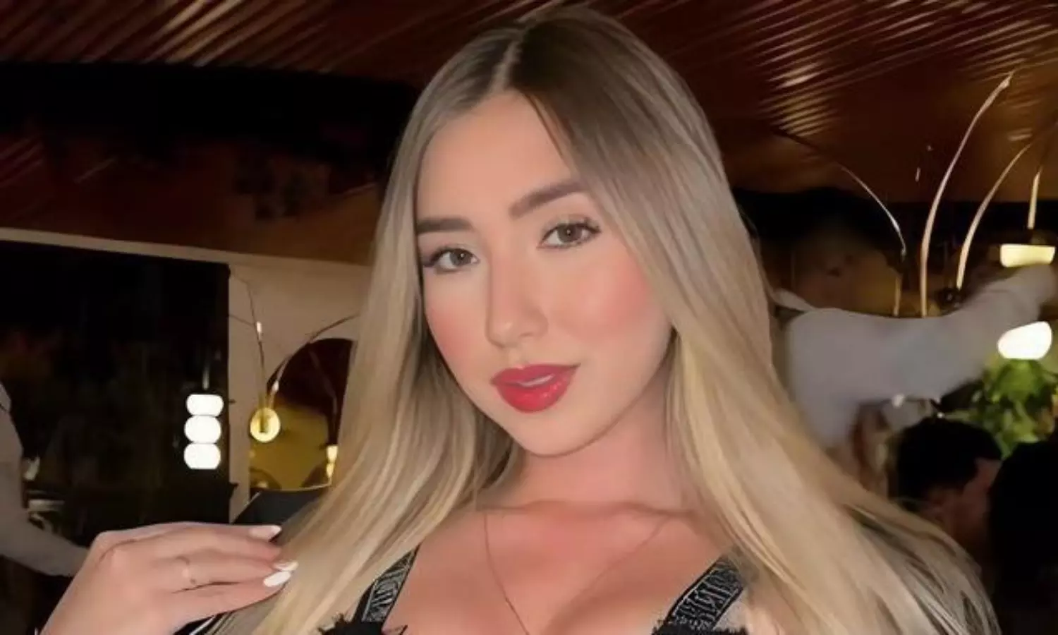 డెలివరీ బాయ్ వేషంలో వచ్చి .. ఇన్ఫ్లుయెన్సర్ ను కాల్చిచంపి.. వైరల్ వీడియో