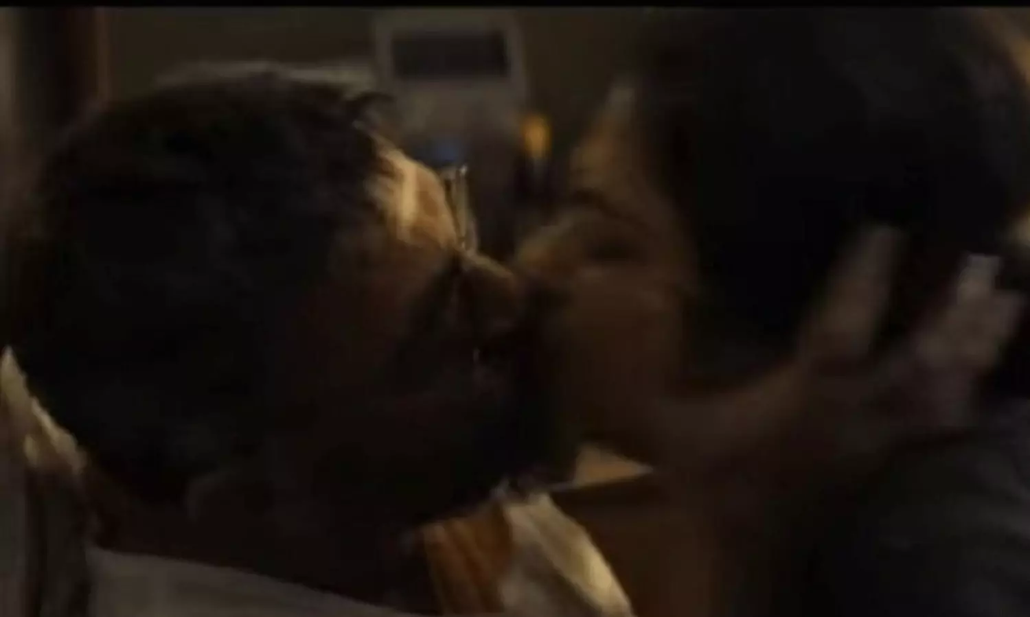 Trisha-Kamal Lip Lock in Thug Life Creates Buzz Trisha-Kamal Lip Lock in Thug Life Creates Buzz