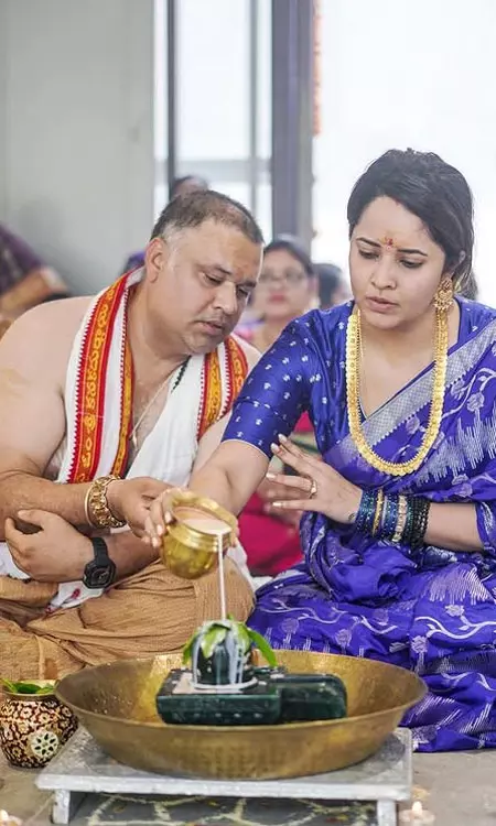 Anasuya�s House Purchase Story Shocks Everyone Online