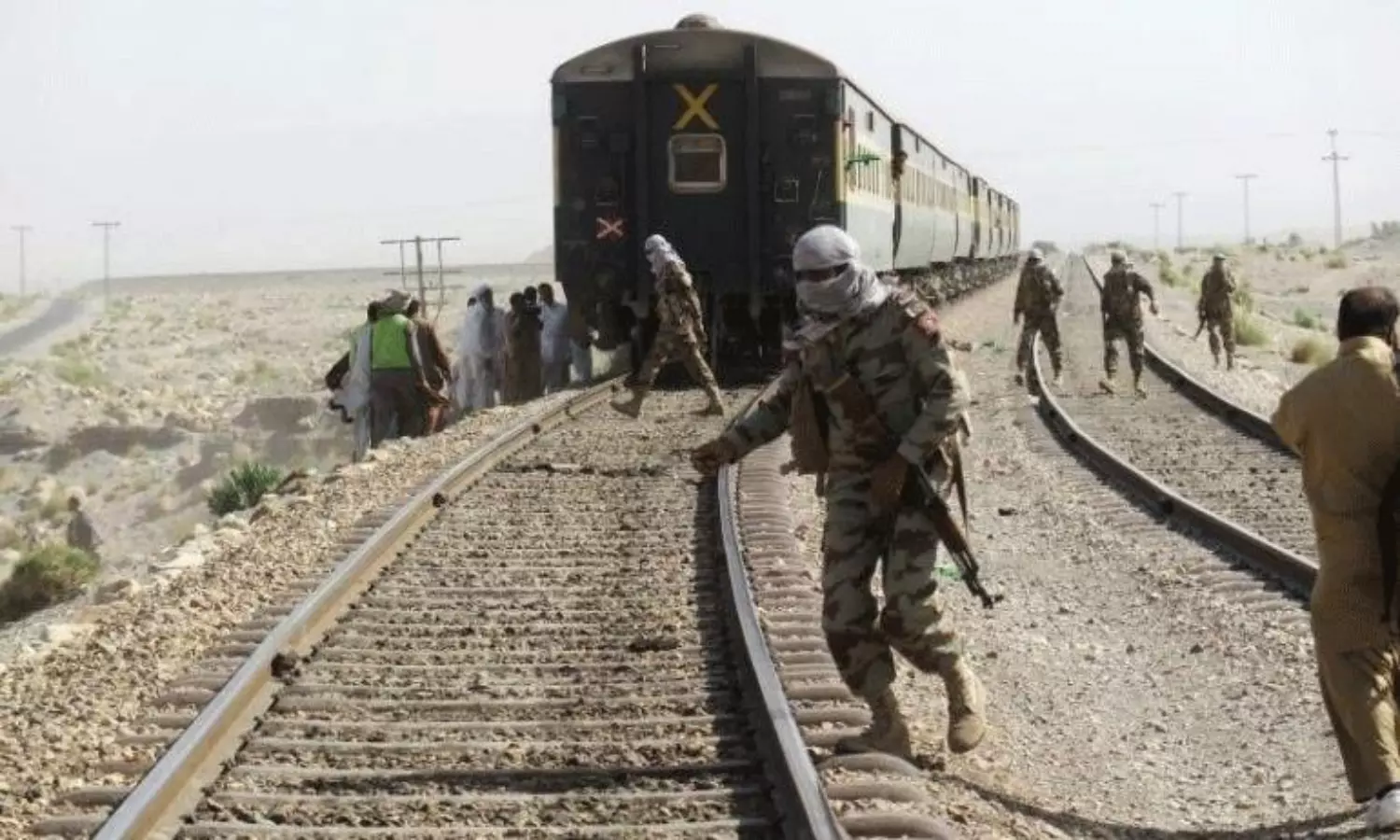 పాక్ కు మరో షాక్.. ట్రైన్ హైజాక్ వీడియో రిలీజ్ చేసిన బలోచ్ రెబల్స్