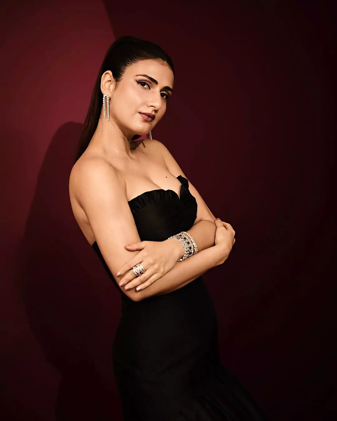 Fatimas dramatic black gown look goes viral on social media