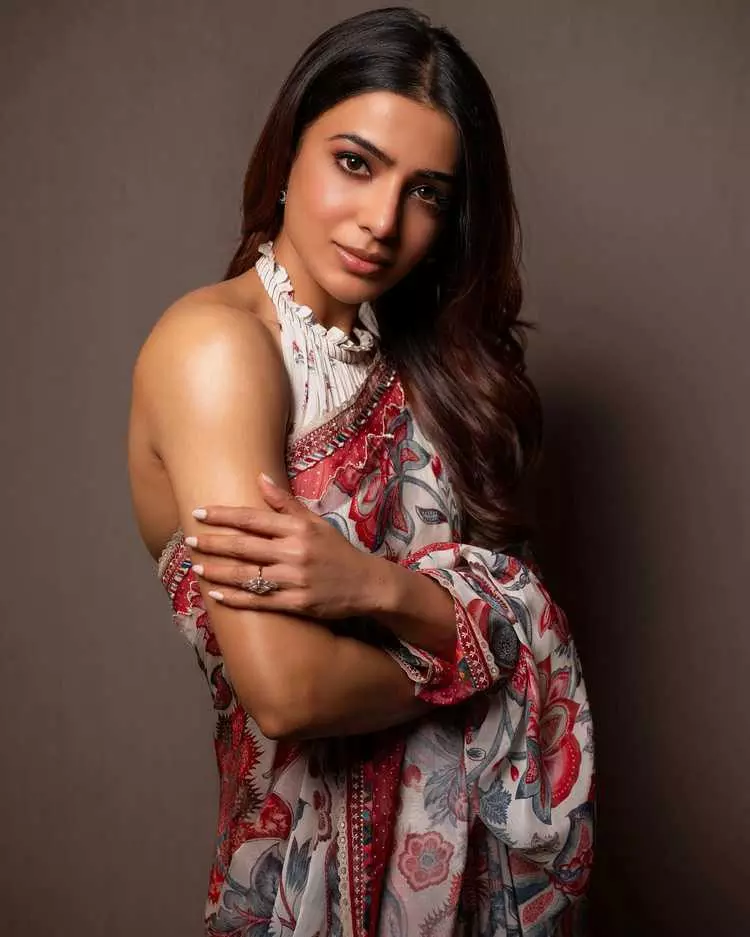 Samanthas Saree Look is Straight Out of a Dream