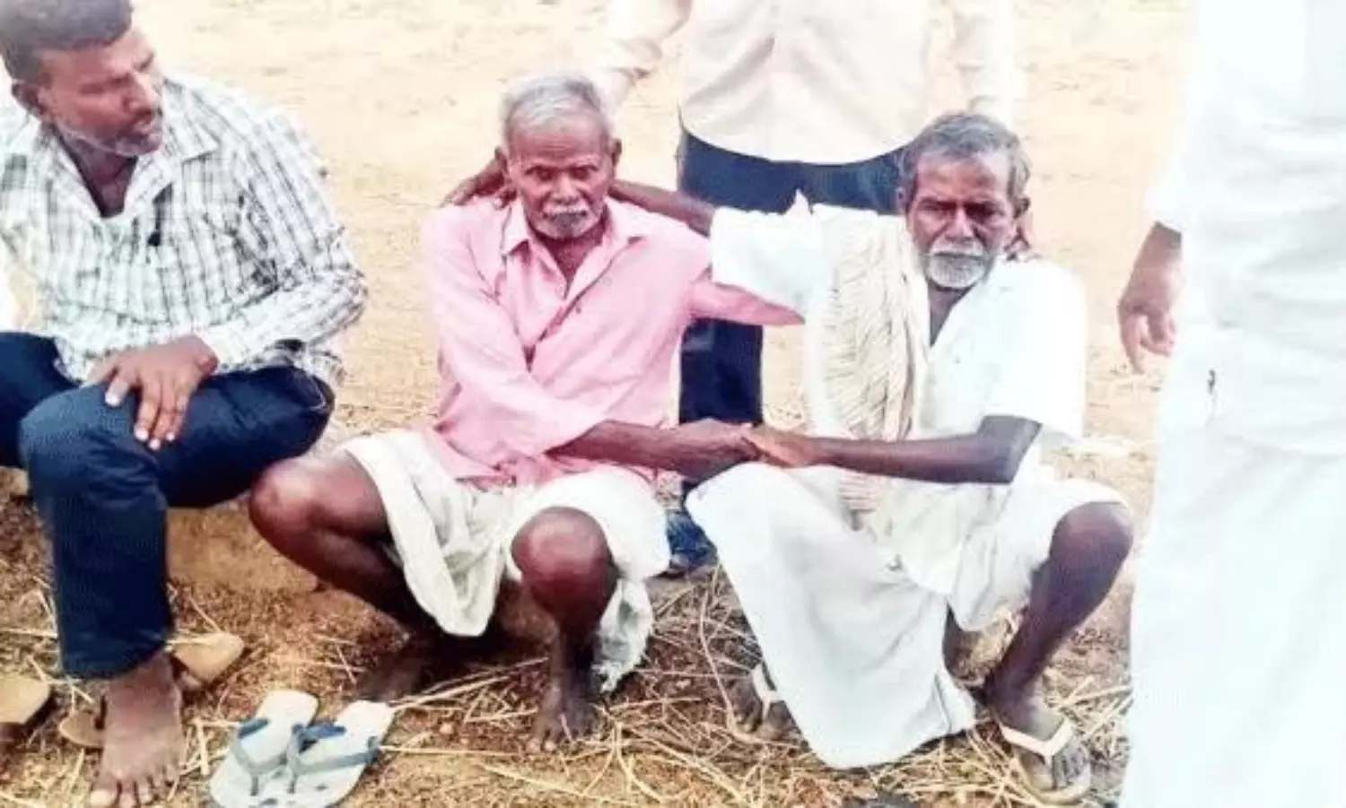 సిరిసిల్లలో బలగం ఎఫెక్ట్.. పదేళ్ల తర్వాత కలిసిన అన్నదమ్ములు